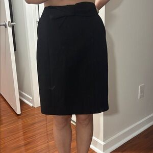 NWT. Anne Klein Size 8 bow Black skirt